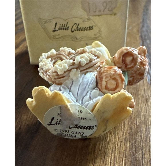 Little Cheesers Figurine Mouse‎ Holding Teddy Bear And Heart Wreath 1993 - Picture 5 of 5